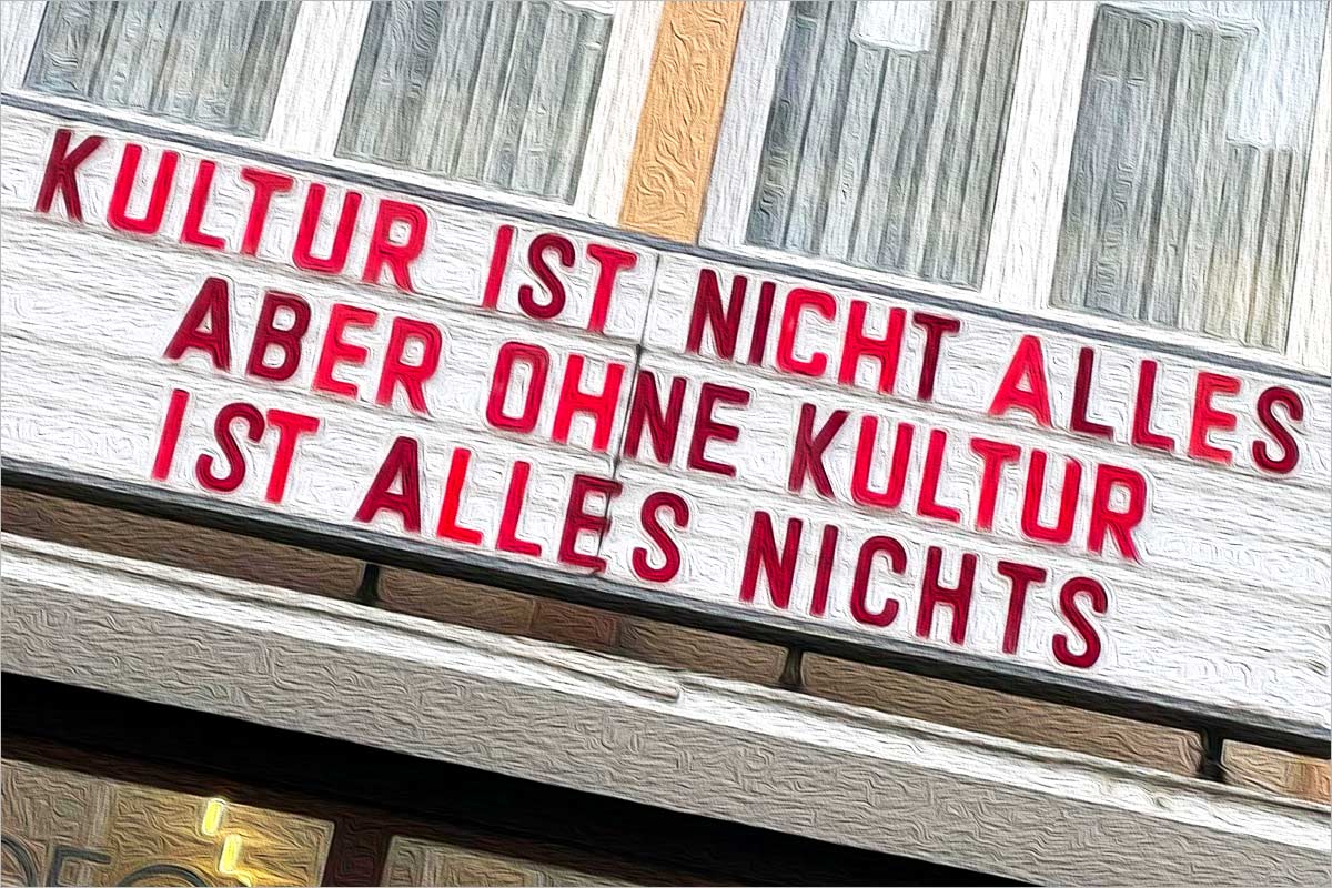 Bild eines Aufruf eines Theaters mit dem Thema Wichtigkeit der Kultur als Sinnbild für Analyse der Unternehmenskultur durch die Unternehmensberatung für Oberbayern